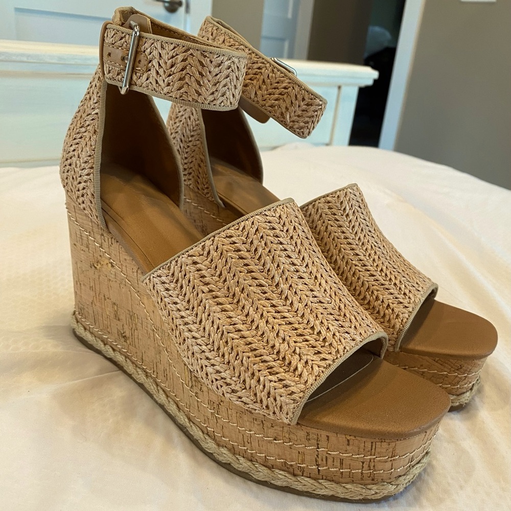 Excellent condition neutral wedges